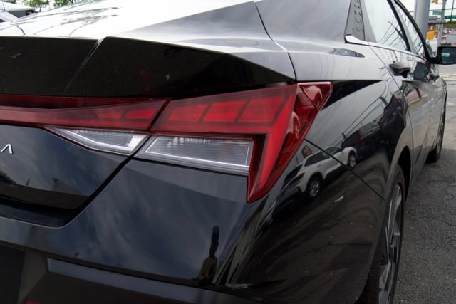 Used 2025 Hyundai Elantra SEL FWD image 11