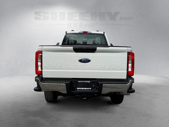 Certified 2025 Ford F250 XL w/ XL Chrome Package AWD/4WD image 4