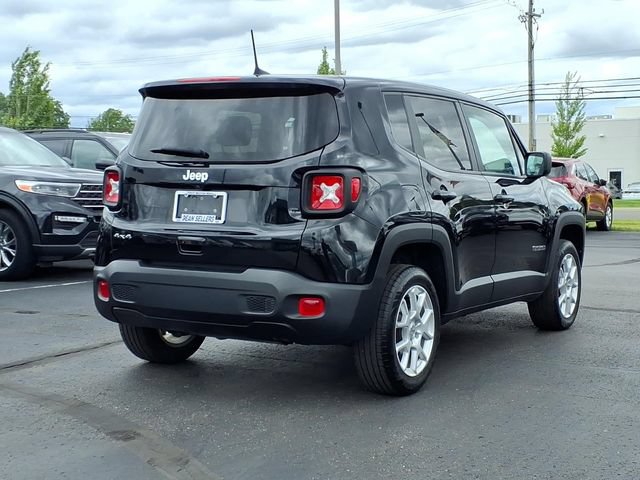 Used 2023 Jeep Renegade Latitude AWD/4WD image 4