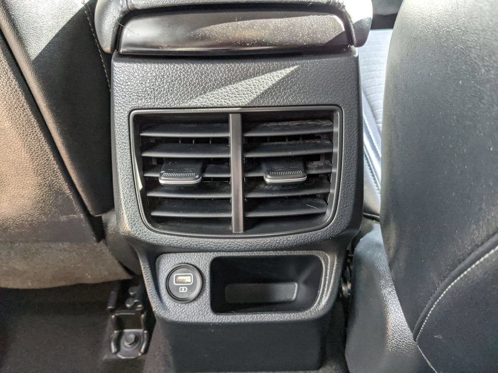 Used 2023 Kia Seltos S w/ Navigation Package AWD/4WD image 17