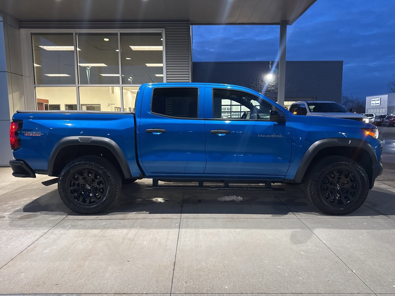 Used 2024 Chevrolet Colorado Trail Boss w/ Advanced Trailering Package image 2