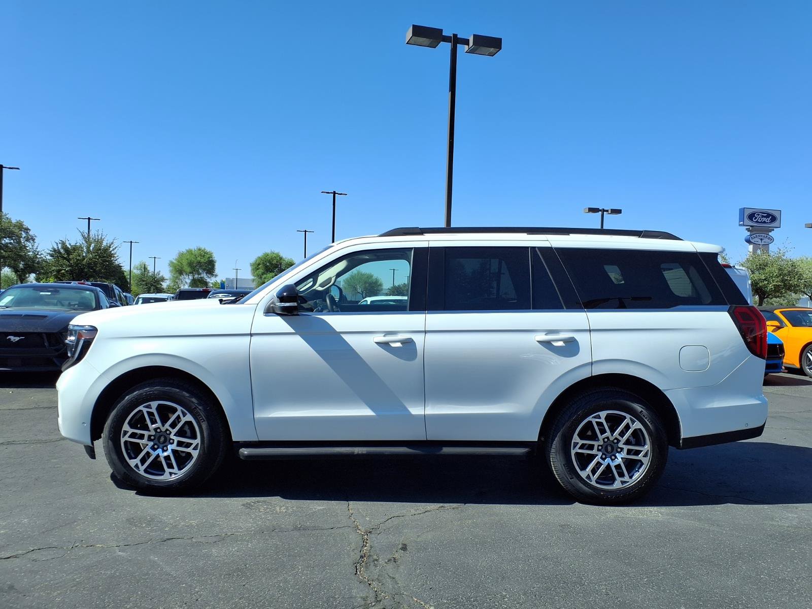 Certified 2025 Ford Expedition Active AWD/4WD image 3