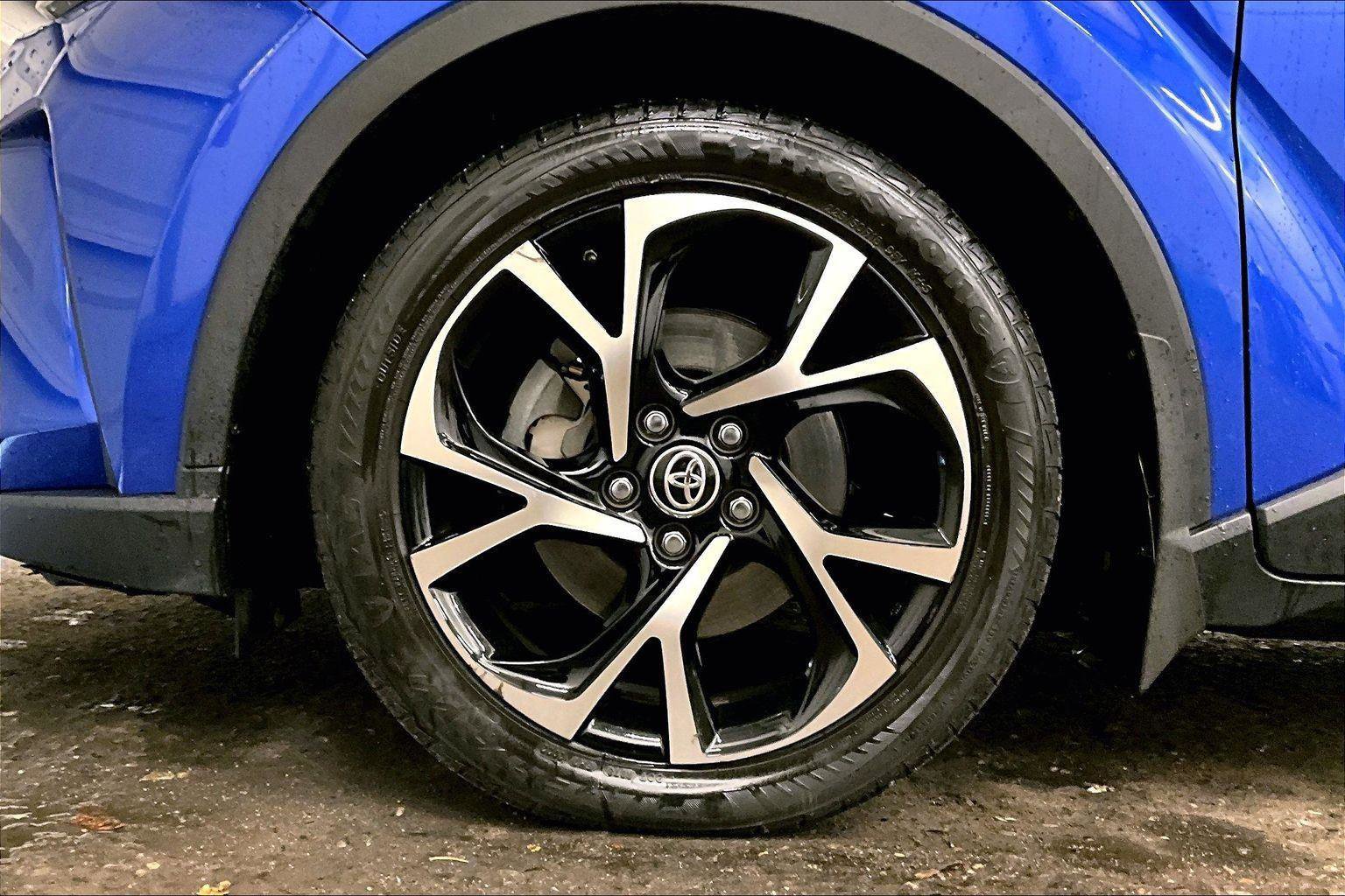 Used 2020 Toyota C-HR XLE image 10