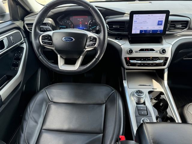 Certified 2022 Ford Explorer XLT w/ Equipment Group 202A image 8