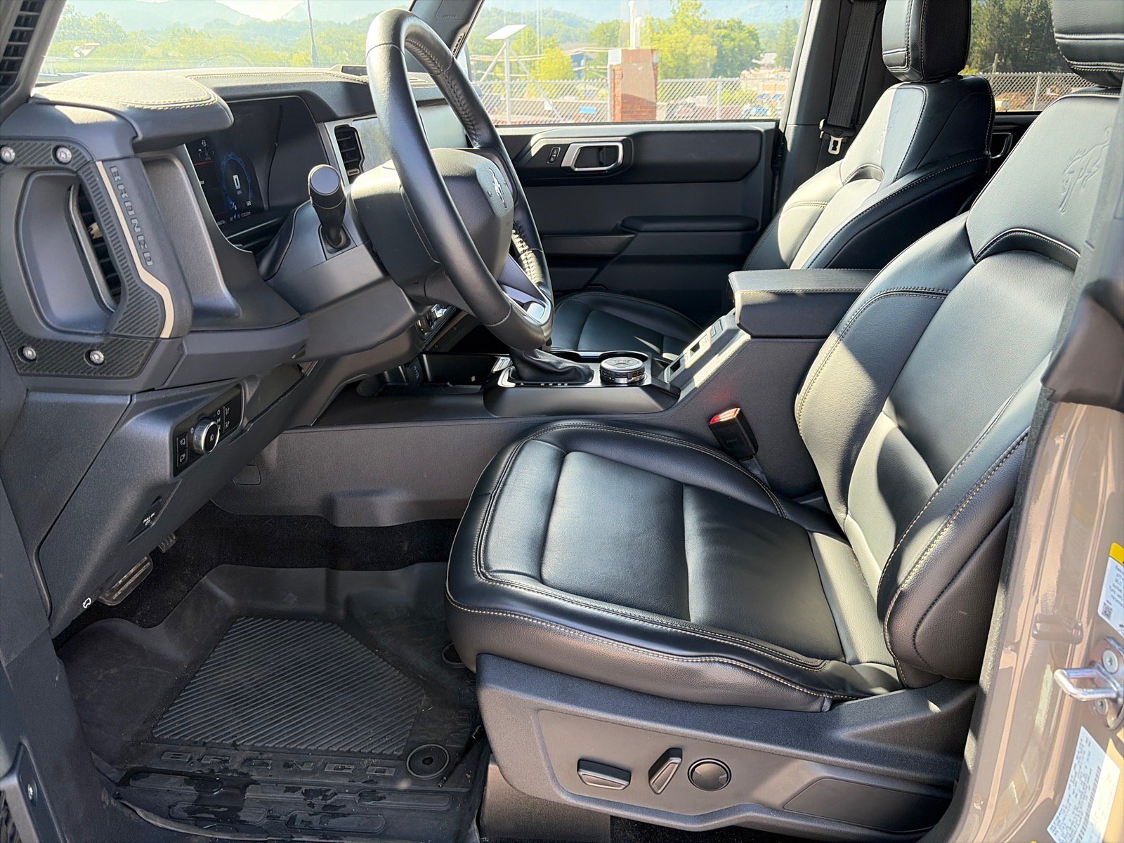Certified 2025 Ford Bronco Badlands AWD/4WD image 17