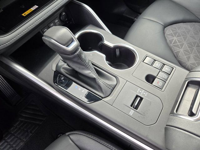 Used 2024 Toyota Highlander XLE image 18