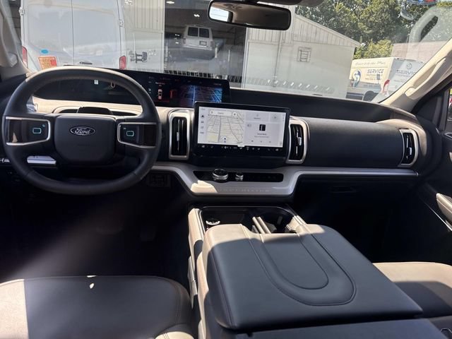 Certified 2025 Ford Expedition Active AWD/4WD image 14