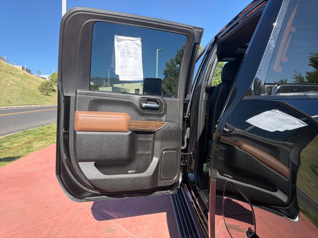 Used 2022 Chevrolet Silverado 2500 High Country w/ Technology Package AWD/4WD image 21