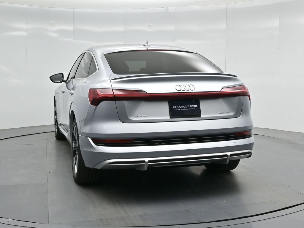 Used 2022 Audi e-tron Premium Plus image 29
