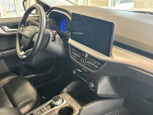 Certified 2024 Ford Escape Platinum AWD/4WD image 28