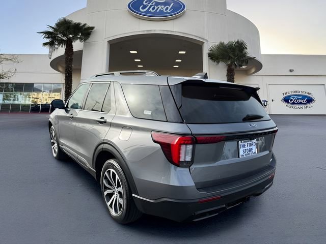 Certified 2025 Ford Explorer ST-Line image 5