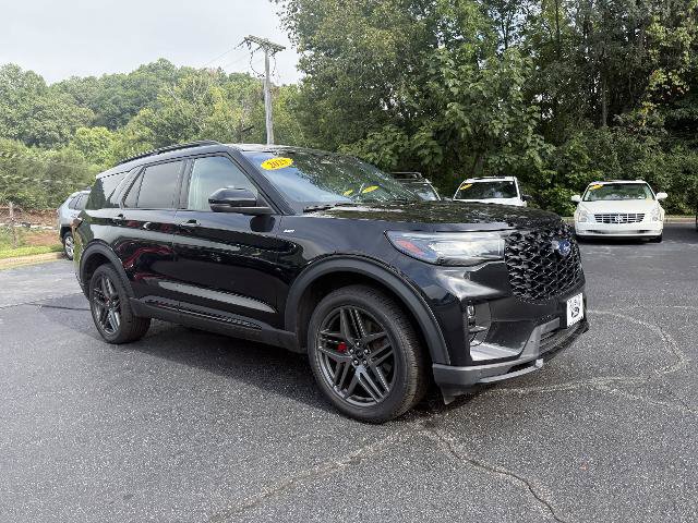 Certified 2025 Ford Explorer ST-Line w/ ST-Line Street Pack AWD/4WD image 4
