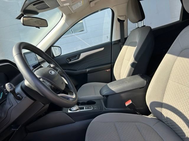 Certified 2022 Ford Escape SE w/ SE Sport Appearance Package AWD/4WD image 8