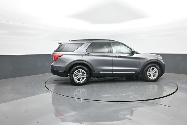 Certified 2022 Ford Explorer XLT w/ Equipment Group 202A image 8