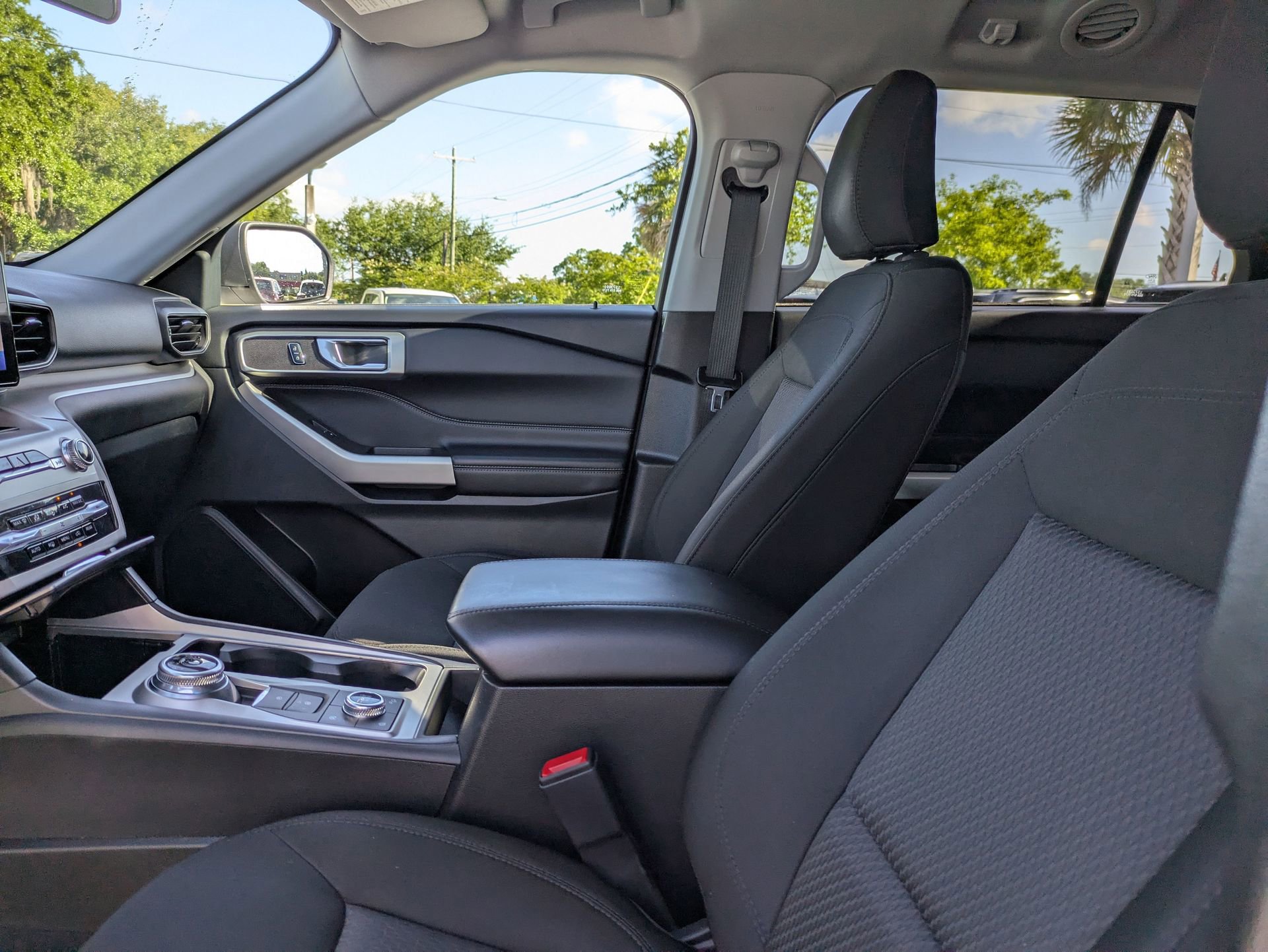 Certified 2023 Ford Explorer XLT AWD/4WD image 25