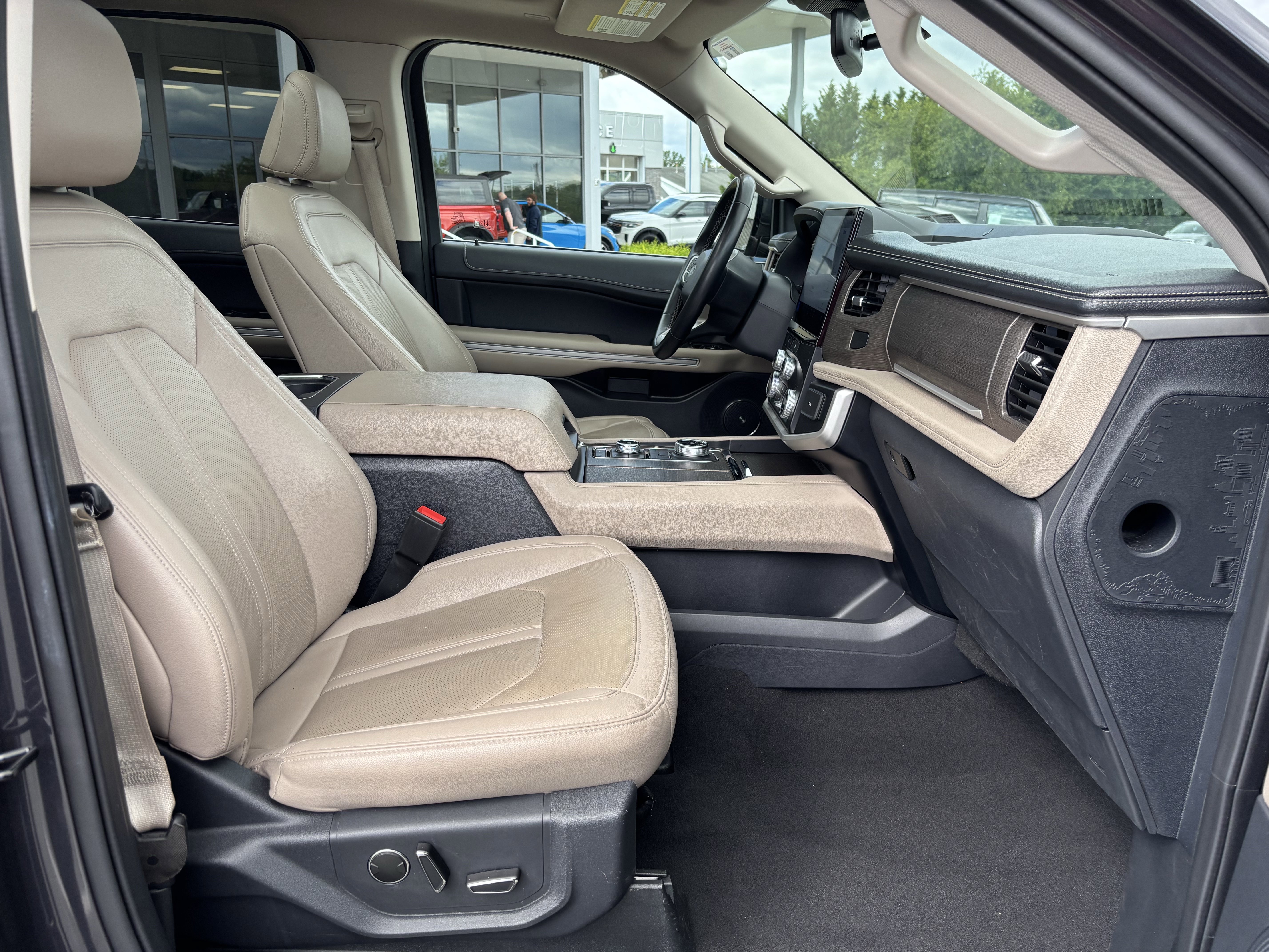 Certified 2024 Ford Expedition Limited AWD/4WD image 39