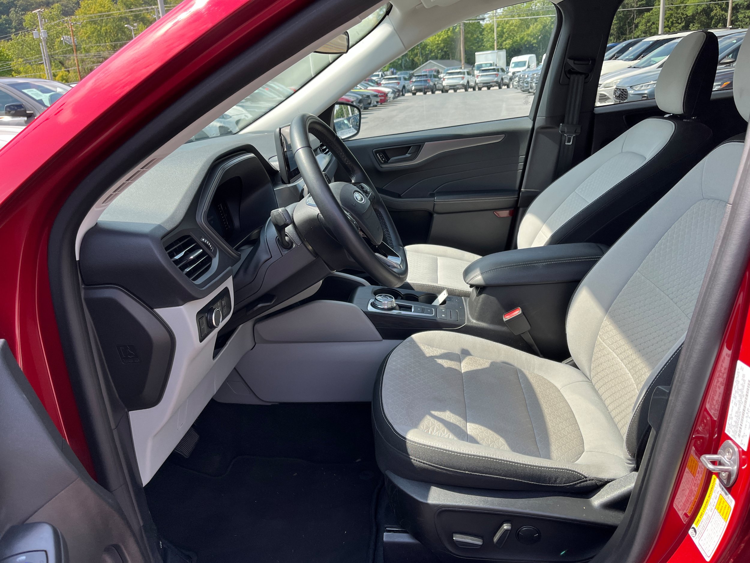 Certified 2023 Ford Escape Active AWD/4WD image 18