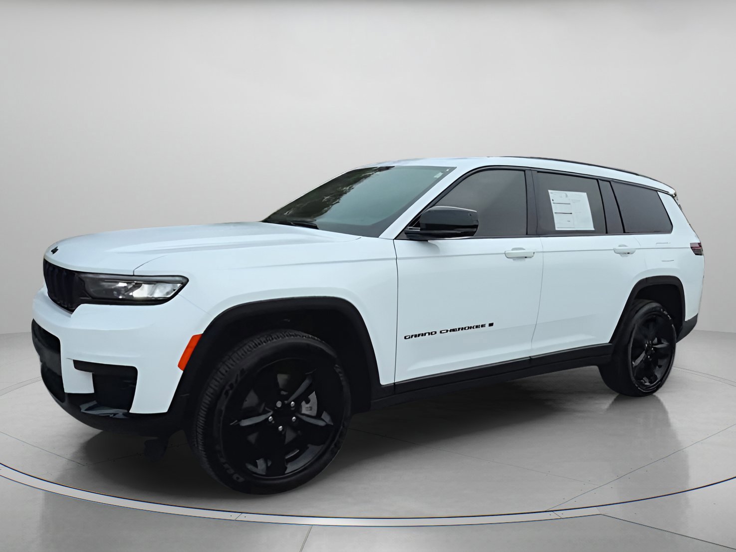 Used 2025 Jeep Grand Cherokee L Altitude image 5