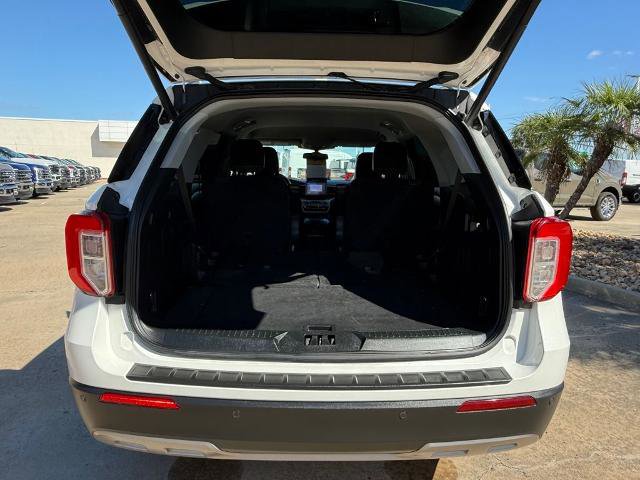 Certified 2022 Ford Explorer XLT w/ Equipment Group 202A image 25