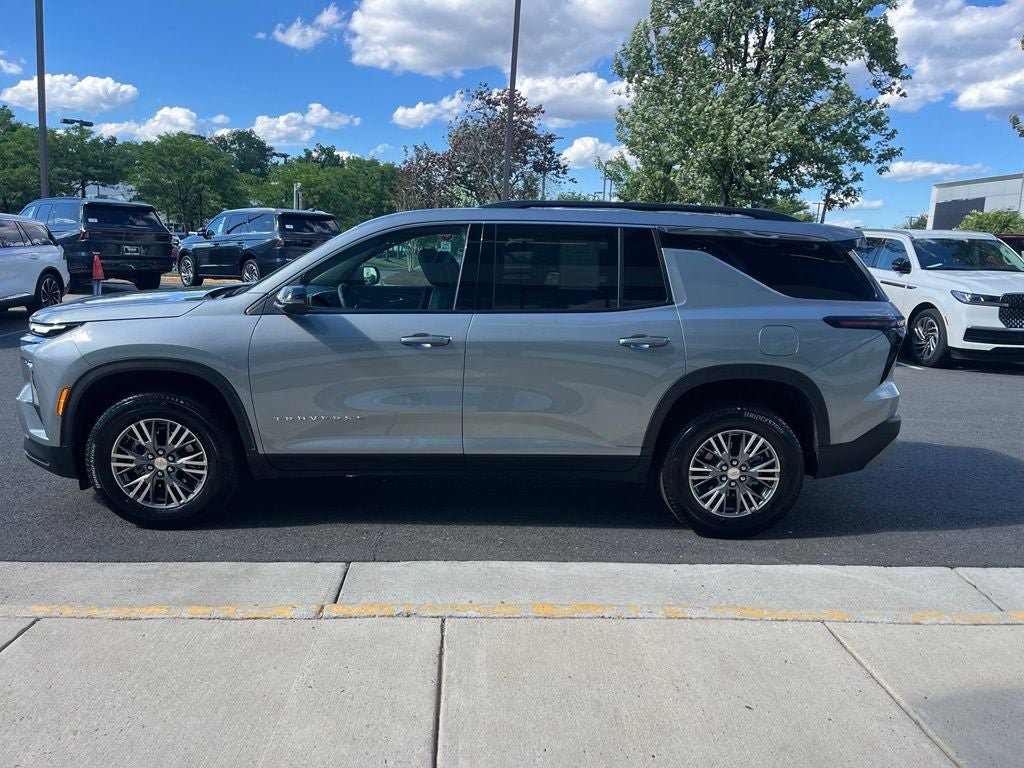 Used 2026 Chevrolet Traverse LT AWD/4WD image 6