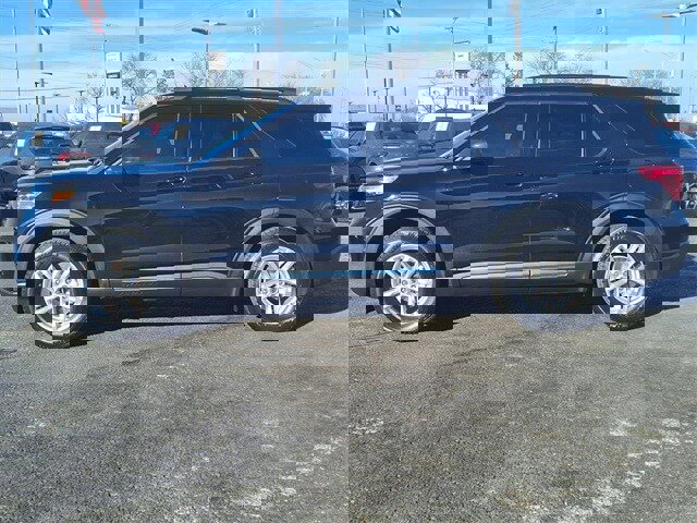 Certified 2020 Ford Explorer XLT w/ Class III Trailer Tow Package image 2