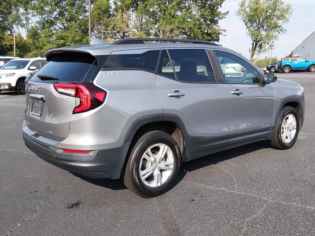Used 2023 GMC Terrain SLE w/ Driver Convenience Package AWD/4WD image 4