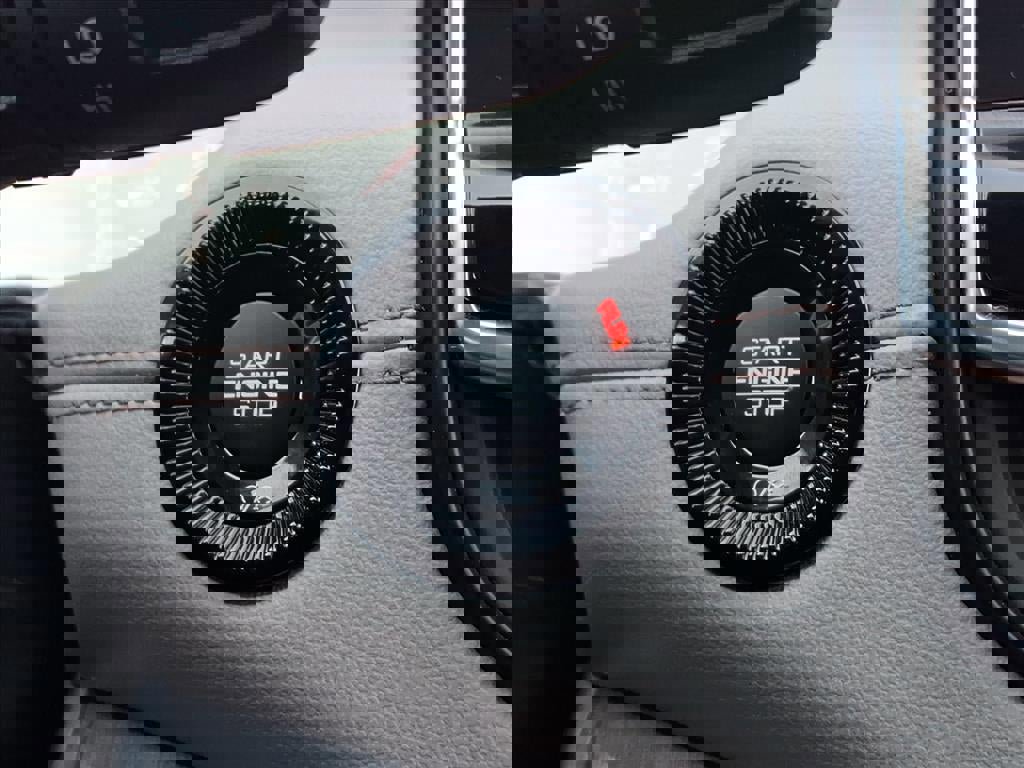 Used 2024 Jeep Compass Limited image 20