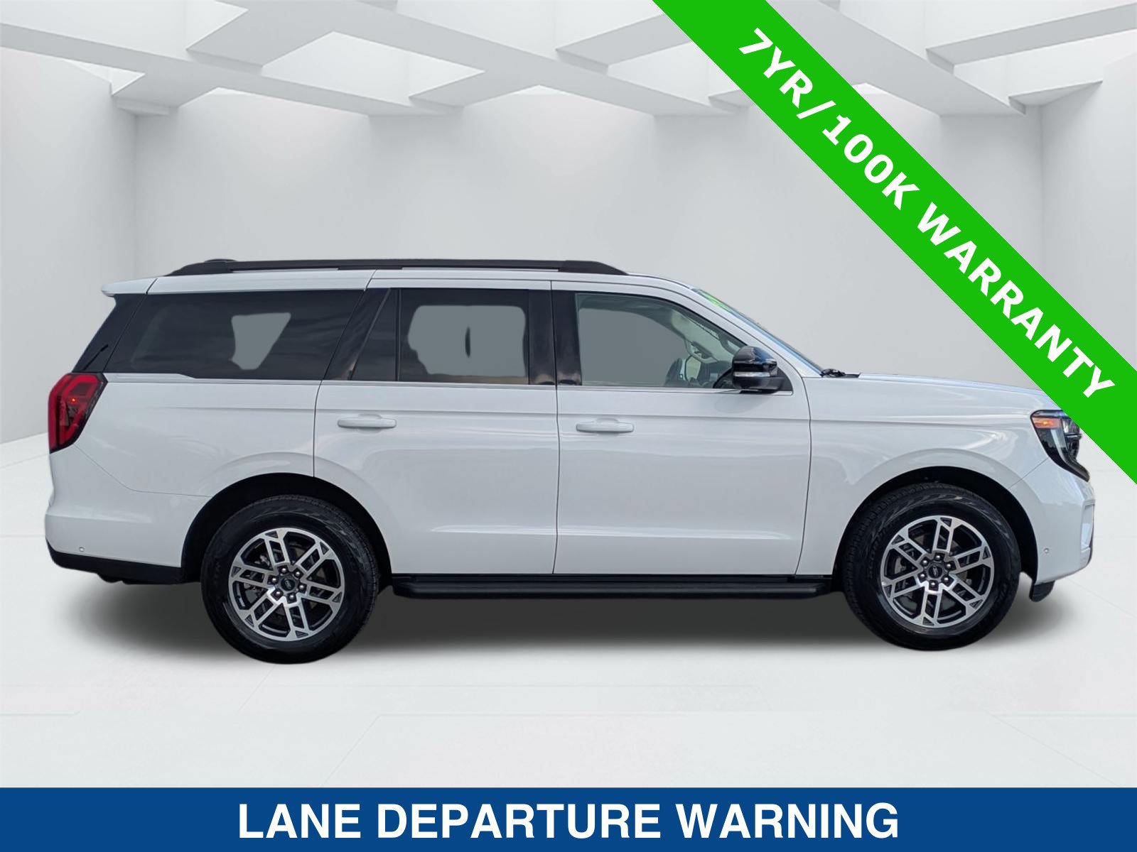 Certified 2025 Ford Expedition Active AWD/4WD image 4
