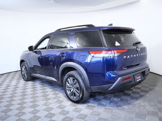 Used 2024 Nissan Pathfinder SV image 4