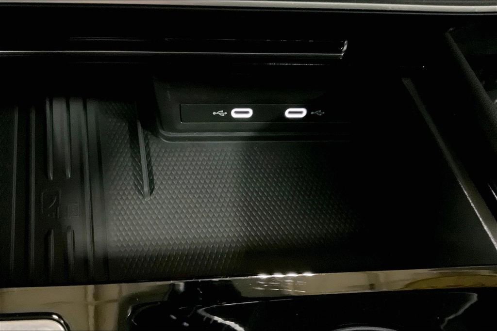 Used 2025 Volkswagen Atlas Cross Sport SE image 31