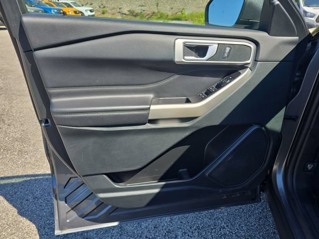 Certified 2023 Ford Explorer XLT w/ Equipment Group 202A AWD/4WD image 10
