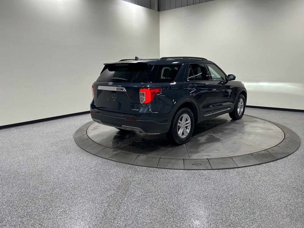 Certified 2022 Ford Explorer XLT w/ Equipment Group 202A image 5