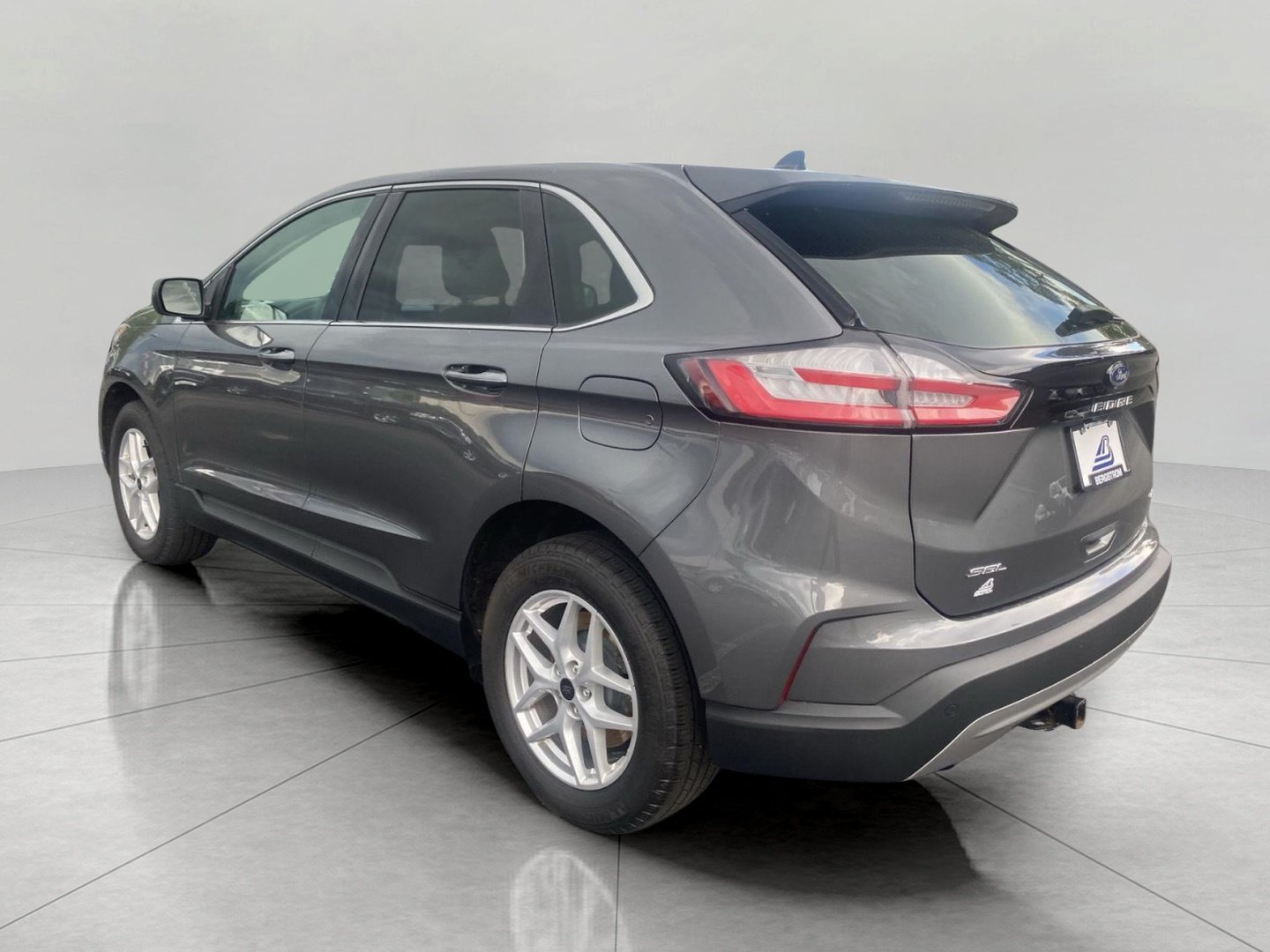 Certified 2024 Ford Edge SEL w/ Convenience Package AWD/4WD image 13