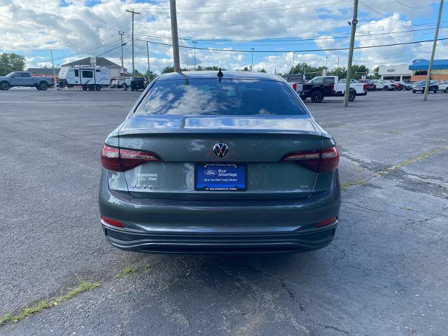 Used 2022 Volkswagen Jetta SE FWD image 3