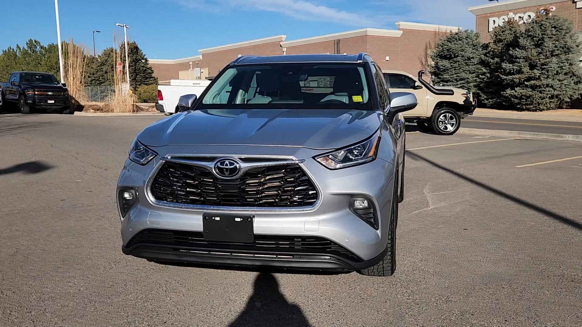 Used 2021 Toyota Highlander Limited image 3