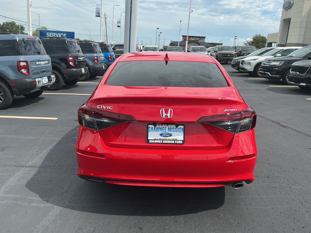 Used 2025 Honda Civic Sport image 4