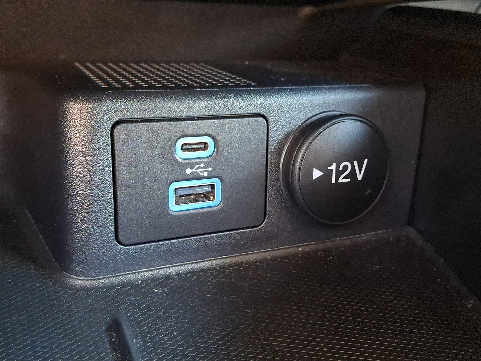 Certified 2022 Ford Escape SE w/ SE Sport Appearance Package AWD/4WD image 24