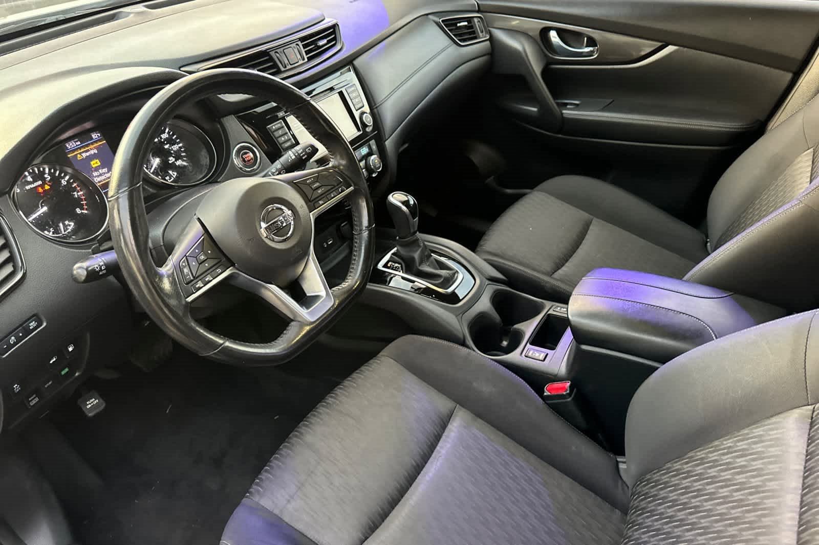 Used 2018 Nissan Rogue SV image 11