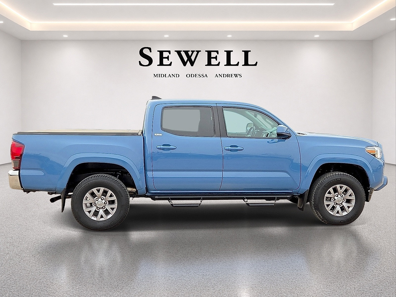 Used 2019 Toyota Tacoma SR5 AWD/4WD image 5
