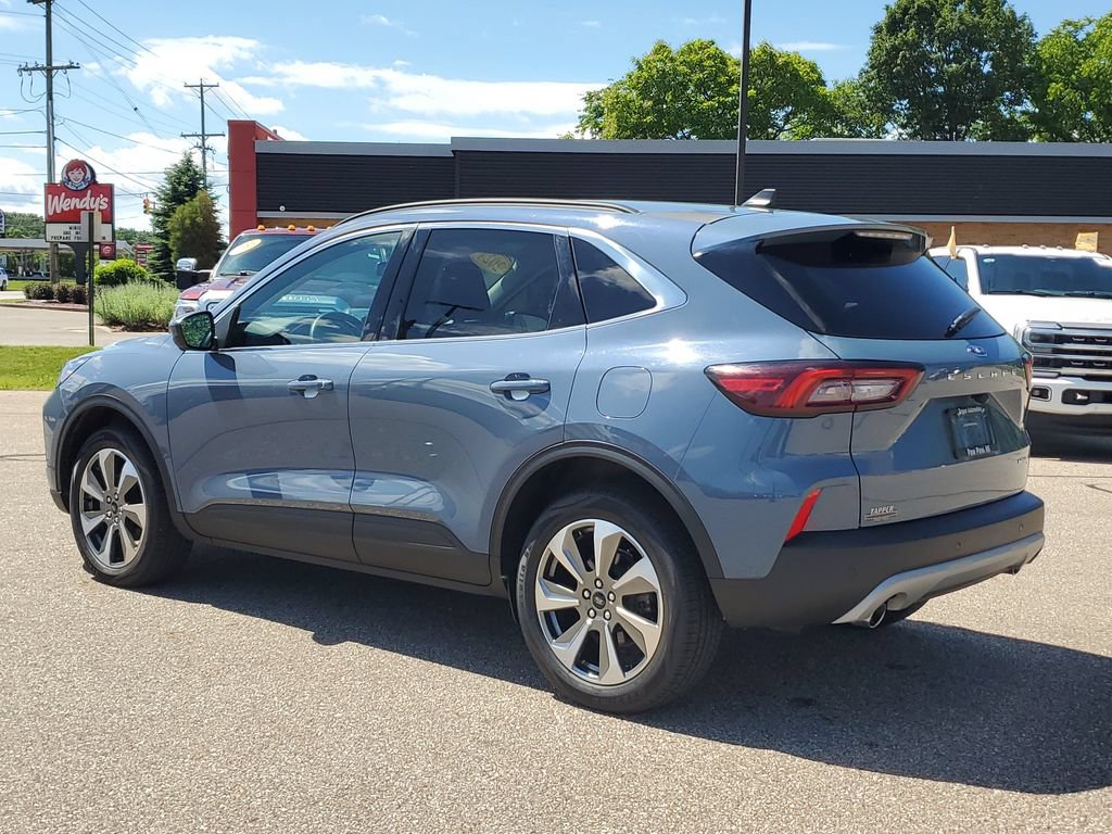 Certified 2024 Ford Escape Platinum AWD/4WD image 5
