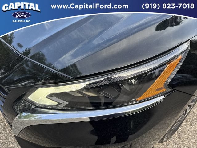 Used 2025 Nissan Altima 2.5 SV FWD image 11