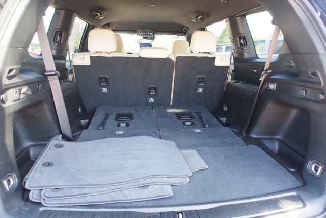 Used 2024 Jeep Grand Cherokee L Limited w/ Black Appearance Package image 18