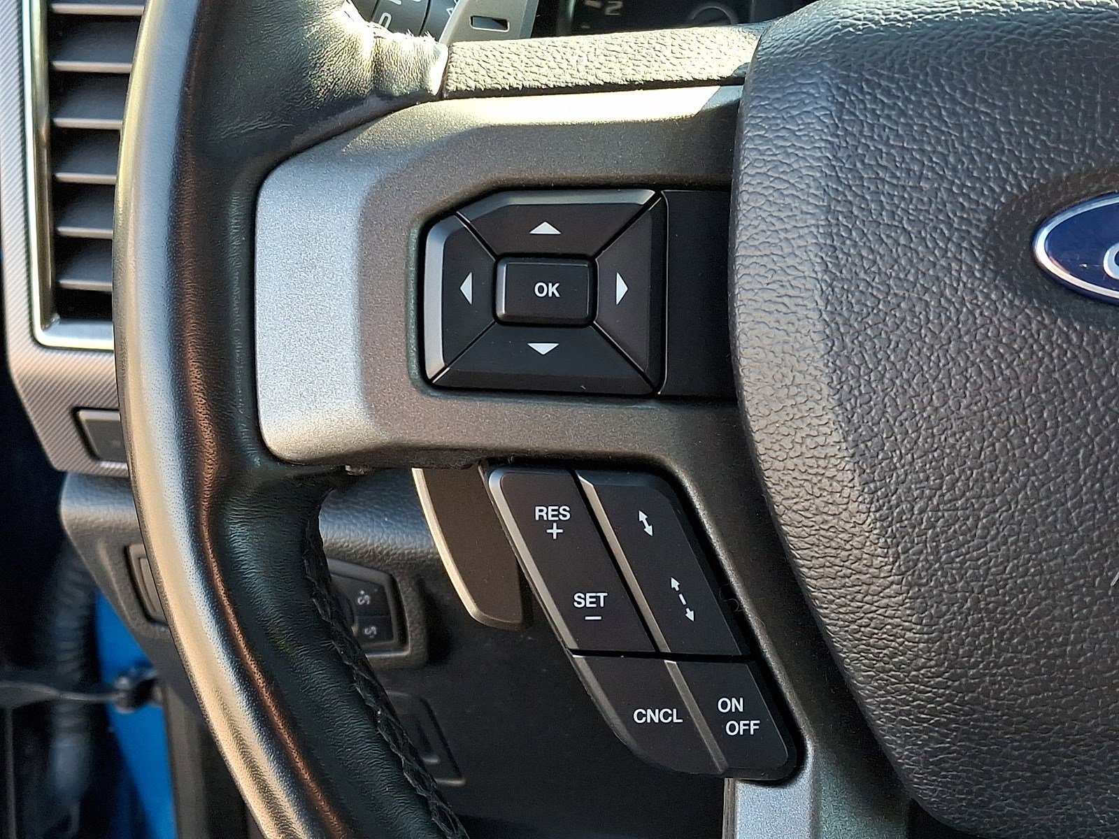 Certified 2019 Ford F150 Raptor w/ Equipment Group 802A Luxury image 20