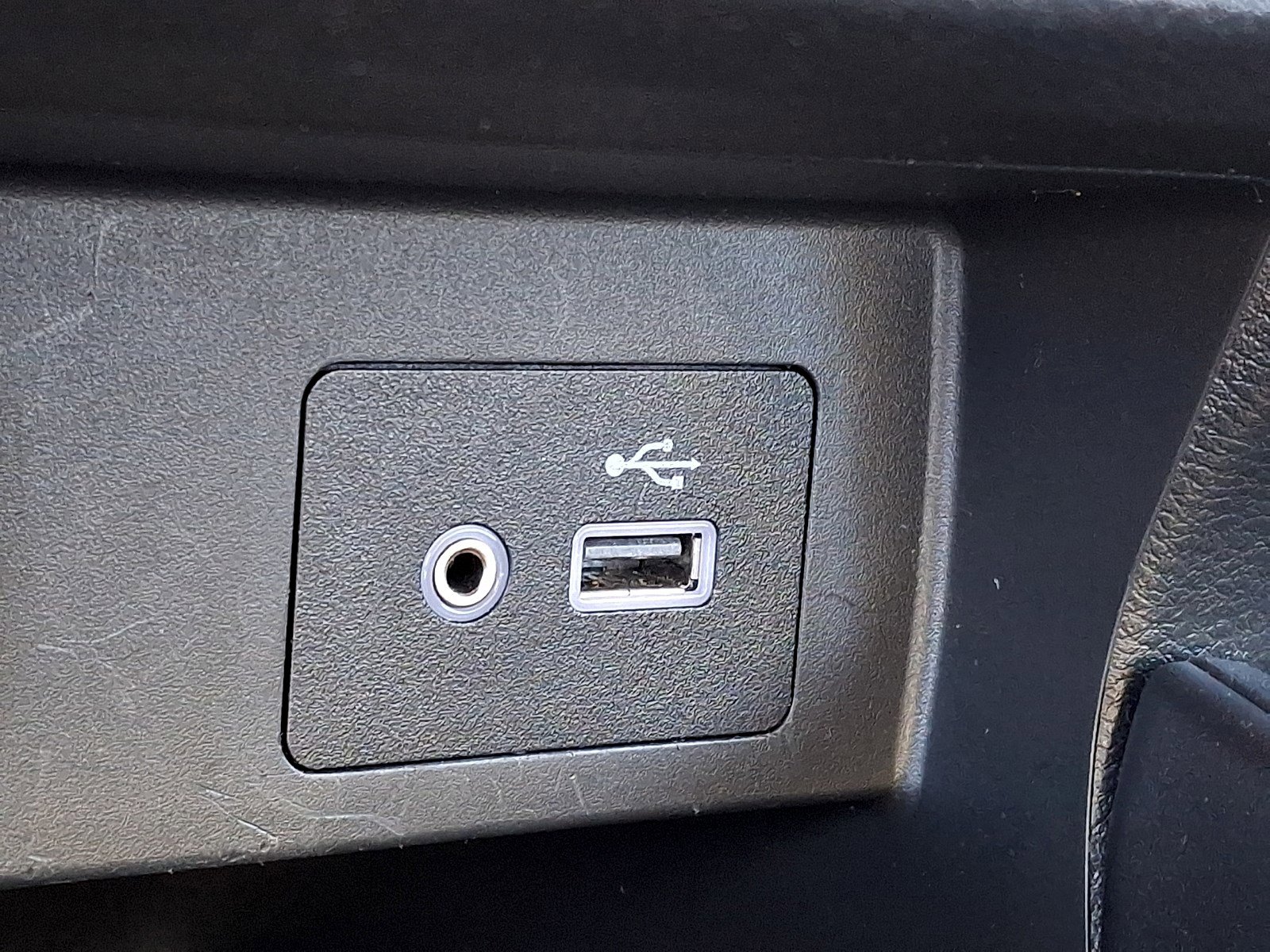 Used 2024 Nissan Versa SV image 23