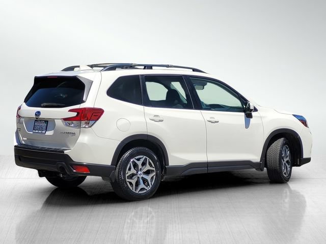 Used 2020 Subaru Forester Premium AWD/4WD image 4