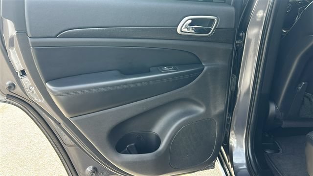 Used 2017 Jeep Grand Cherokee Altitude AWD/4WD image 14