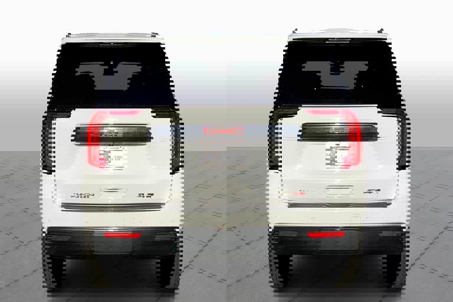 Used 2024 GMC Yukon AT4 w/ AT4 Premium Package image 3