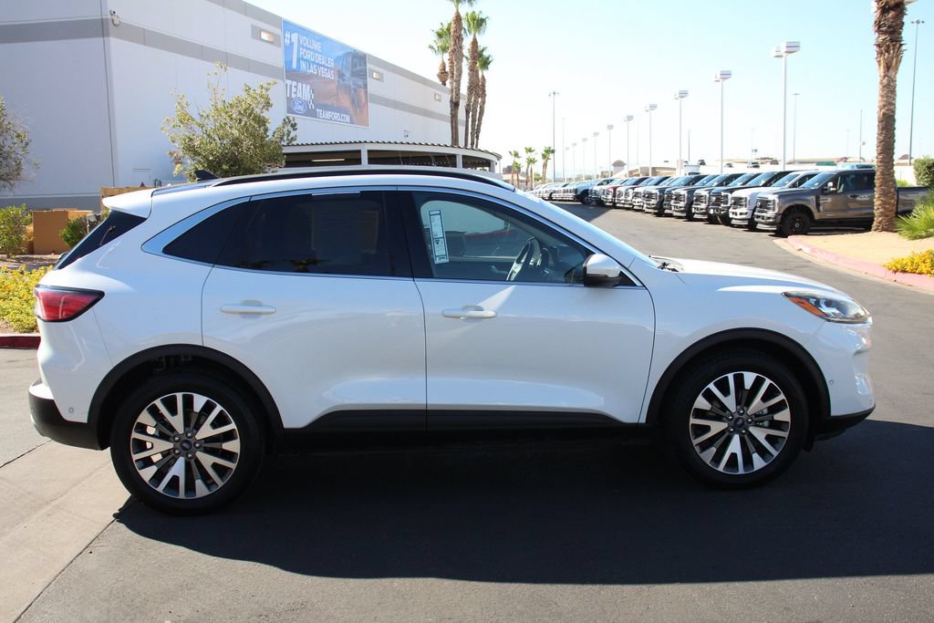 Certified 2020 Ford Escape Titanium w/ Titanium Premium Package 2.0 AWD/4WD image 10