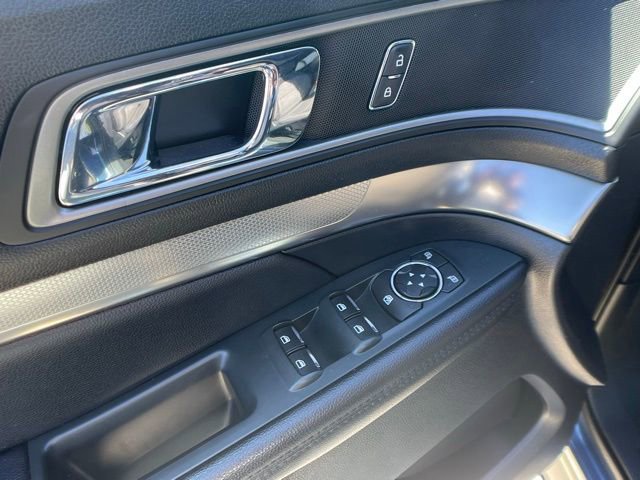 Certified 2018 Ford Explorer XLT w/ Equipment Group 201A AWD/4WD image 14