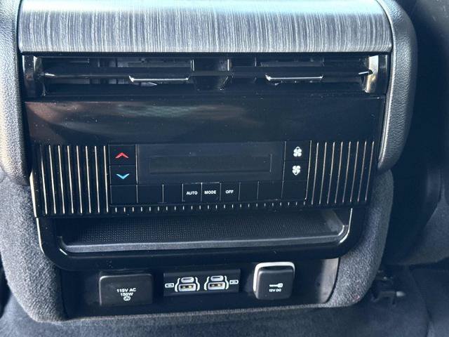 Used 2023 Jeep Wagoneer L Series II AWD/4WD image 20